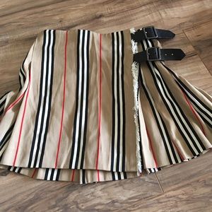 A-line Burberry skirt